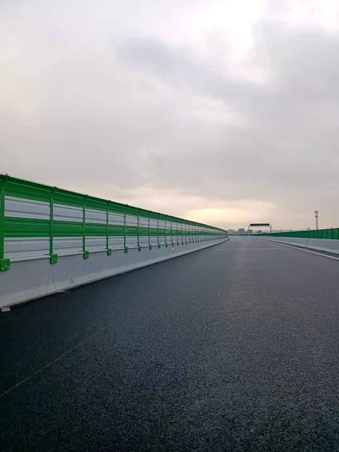 广连高速公路项目声屏障专业施工（参建项目）